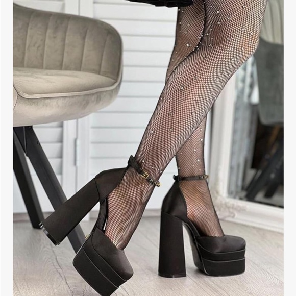 BNWOT Womens Platform Chunky High Block Heels Ankle Strap Buckles (7) - Picture 2 of 11